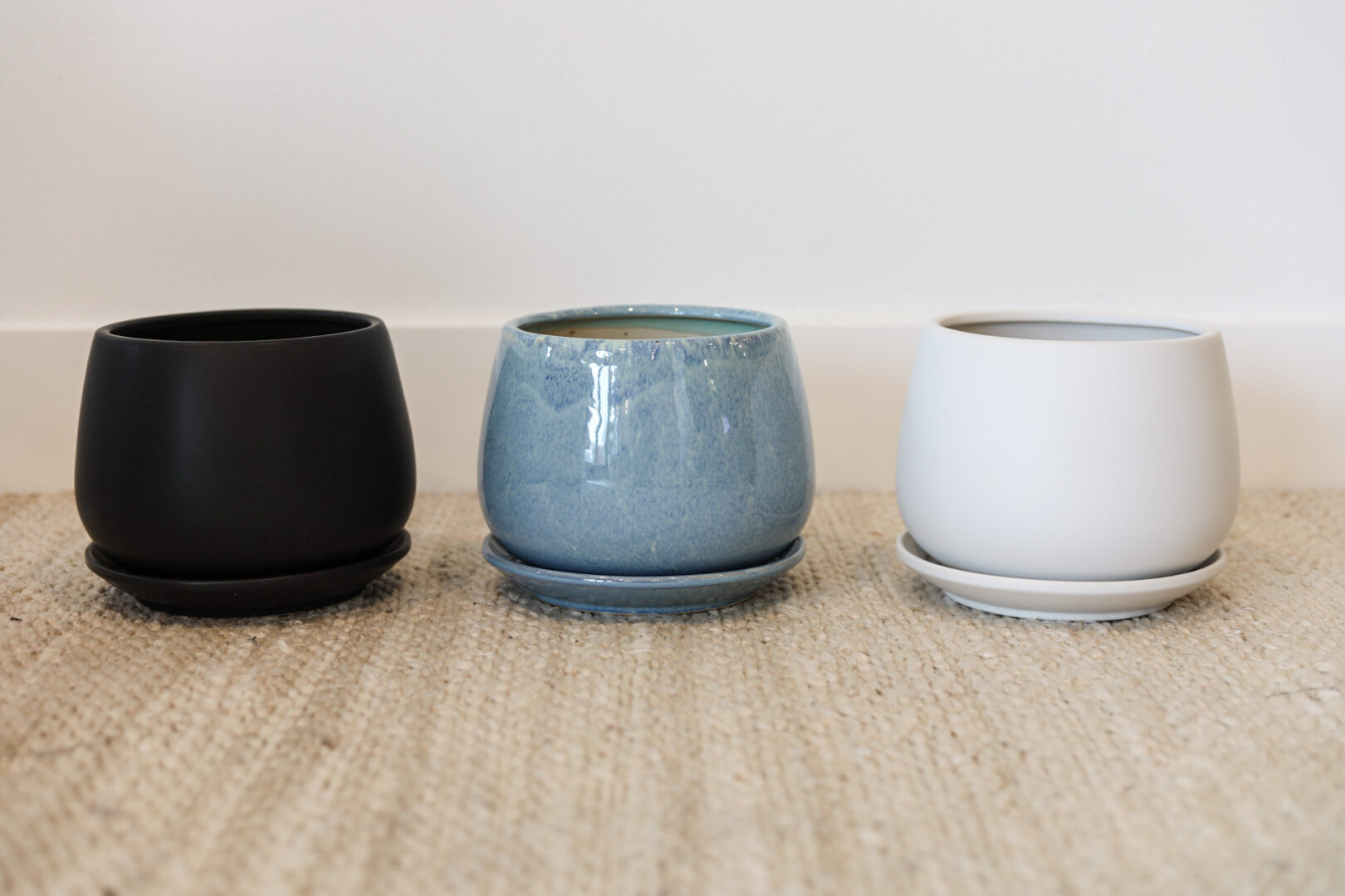 Guemes Planter w/ Attached Saucer - Image 9